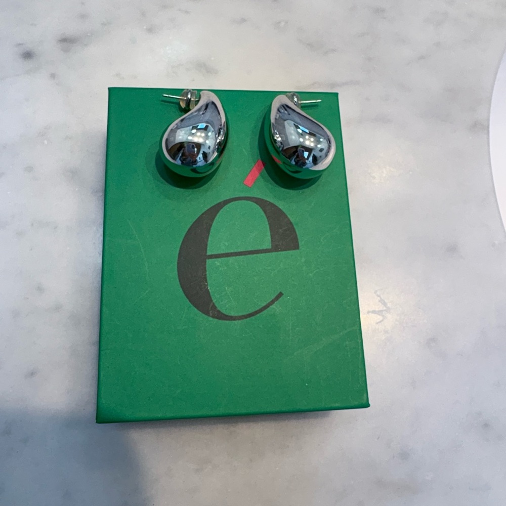 Eliou Silver Magda Earrings - Picture 4 of 4